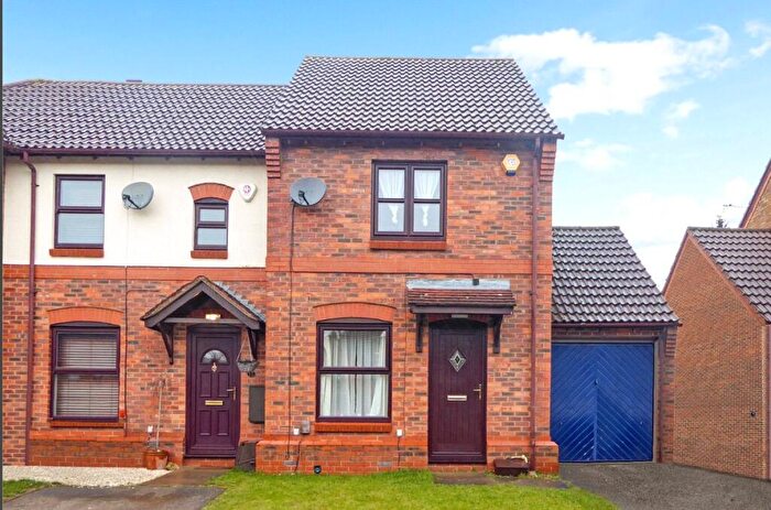 2 Bedroom Terraced House To Rent In Gleneagles Drive, Luton, LU2