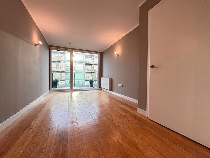 1 Bedroom Flat To Rent In Cardinal Building, High Village Point, Station Approach, Hayes, UB3