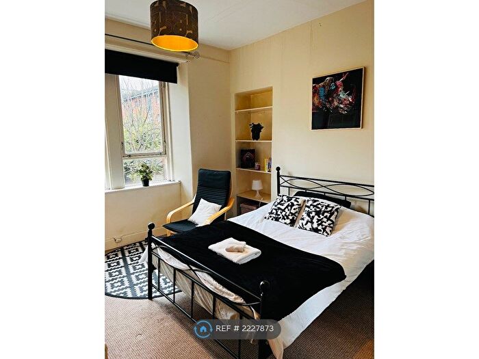 1 Bedroom Flat To Rent In Exeter Drive, Glasgow, G11