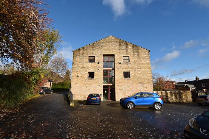 1 Bedroom Apartment To Rent In New Hey Road, Marsh, Huddersfield, HD3