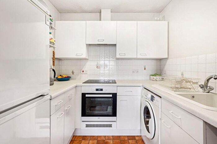 1 Bedroom Flat For Sale In Elm Road, New Malden, KT3