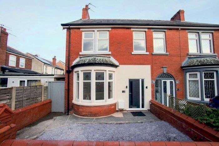 3 Bedroom Semi-Detached House To Rent In Dunelt Road, Blackpool FY1