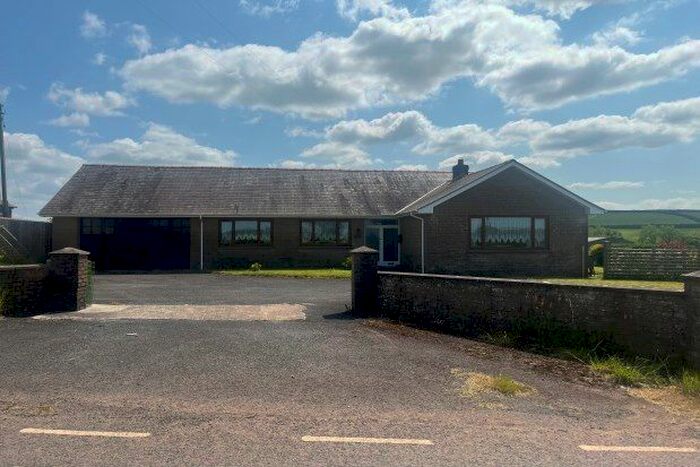3 Bedroom Bungalow To Rent In Glas Tir Tirbach, Ferryside, SA17