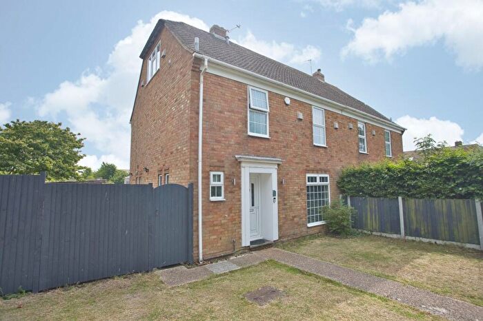4 Bedroom Semi Detached House For Sale In Burton Close, Folkestone, Kent, CT19