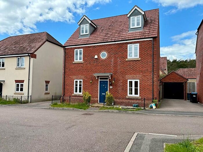 5 Bedroom Detached House To Rent In Temple Crescent, Oxley Park, MK4