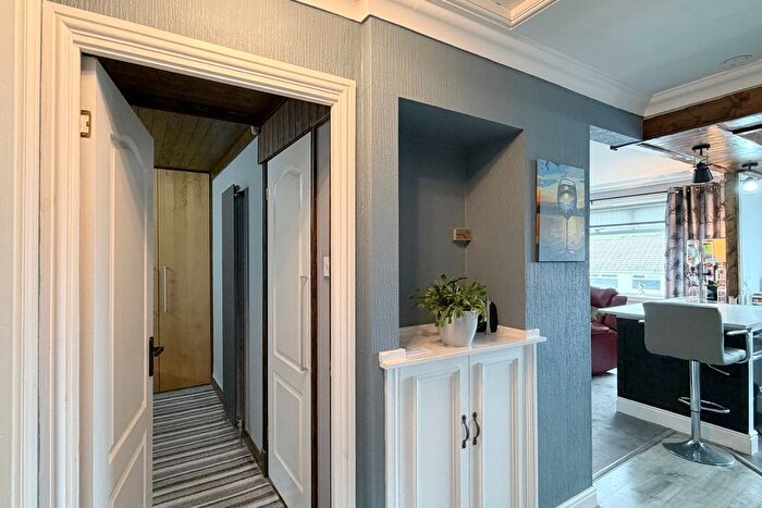 2 Bedroom Bungalow For Sale In Moray Court, Auchtertool, KY2