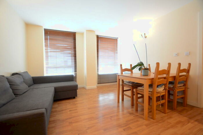 2 Bedroom Apartment To Rent In The Hicking Building, Queens Road, NG2
