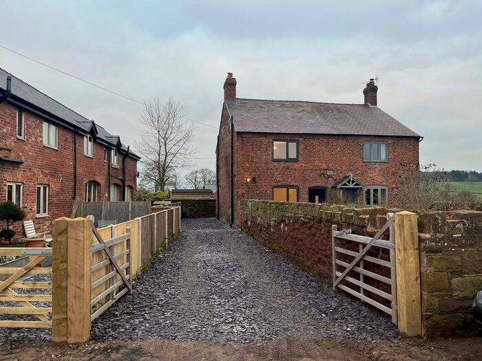 3 Bedroom Barn Conversion To Rent In Nant Y Lladron Cottages, Erbistock, LL13