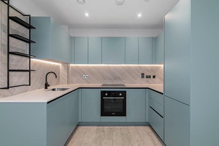 2 Bedroom Flat To Rent In Aquifer House, Exploration Way, Slough, SL1