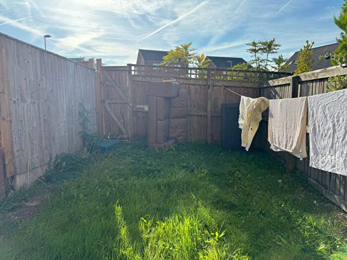 4 Bedroom Terraced House For Sale In Hexagon Close, Manchester, M9