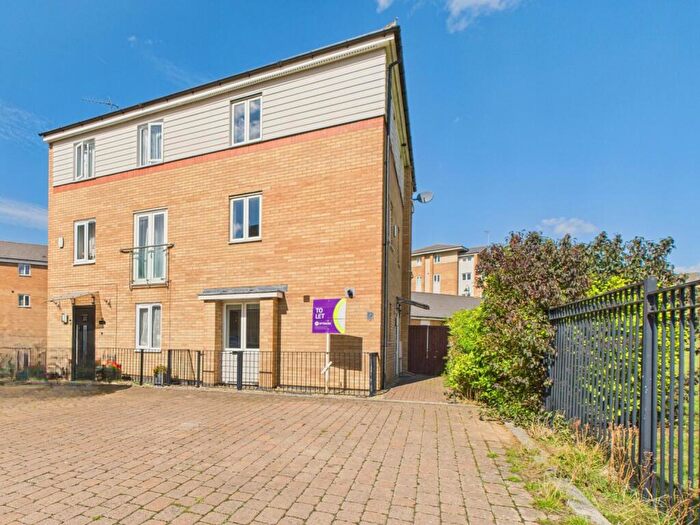 4 Bedroom Semi-Detached House To Rent In Harn Road, Hampton Centre, Peterborough, PE7