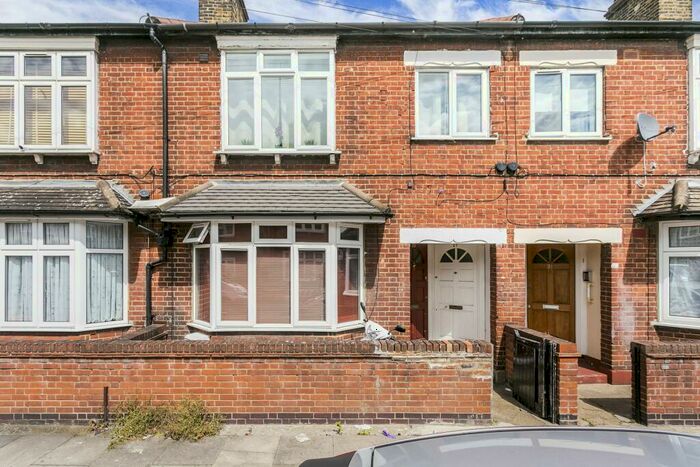 2 Bedroom Flat To Rent In Ripley Road, E16