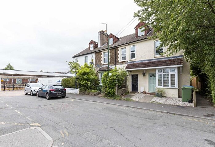 2 Bedroom Maisonette To Rent In Station Road, Horsham, West Sussex, RH13