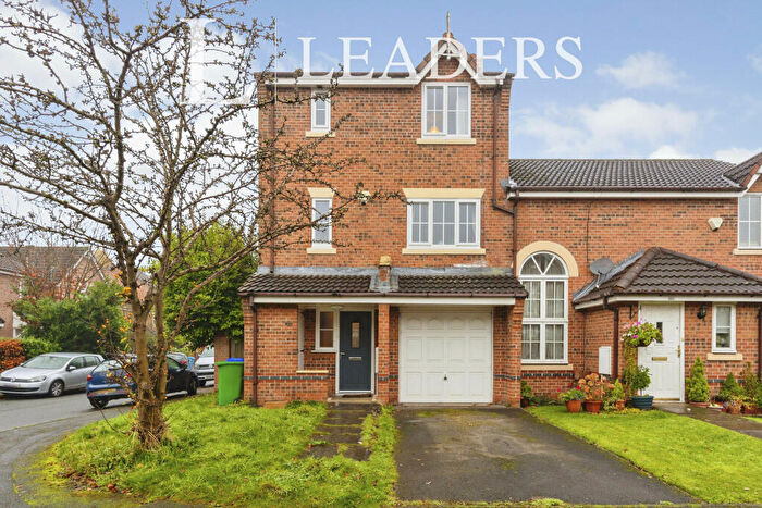 4 Bedroom Semi-Detached House To Rent In Chevril Close, Fallowfield, M14