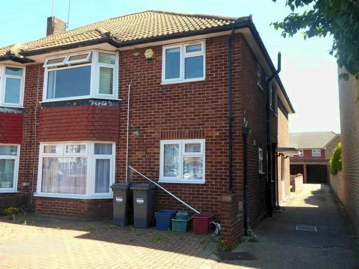 2 Bedroom Maisonette To Rent In Wellington Road South, Hounslow, TW4