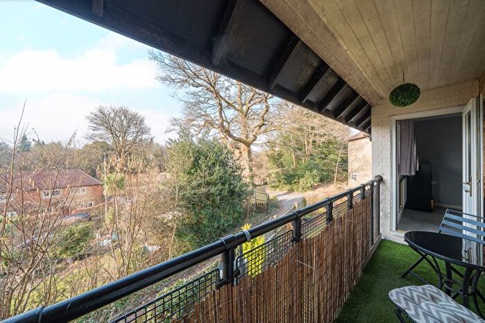 1 Bedroom Flat To Rent In Fieldway, Haslemere, GU27