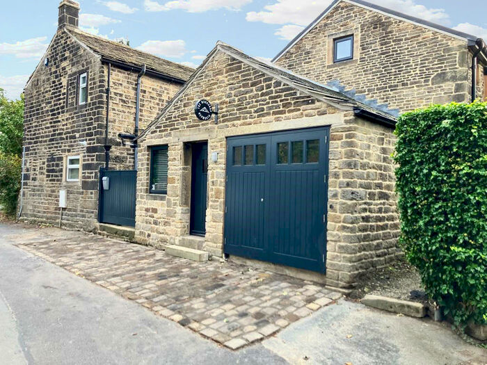 2 Bedroom Detached House To Rent In The Workshop, Towngate, Hepworth, West Yorkshire., HD9