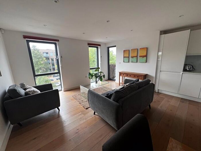 2 Bedroom Property For Sale In Kings Avenue, London, NW2