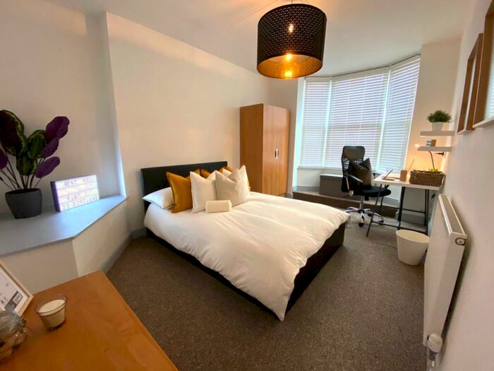 3 Bedroom Terraced House To Rent In Portland St // Bed Apt // Aug, LN5