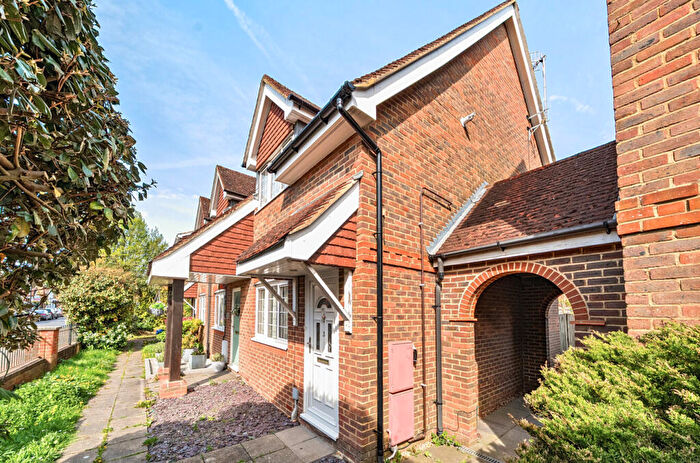 2 Bedroom End Of Terrace House For Sale In Old School Place, Old School Place, Lingfield, RH7