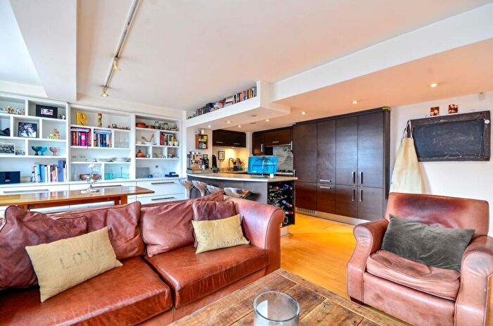 2 Bedroom Flat To Rent In Britton Street, Clerkenwell, London, EC1M
