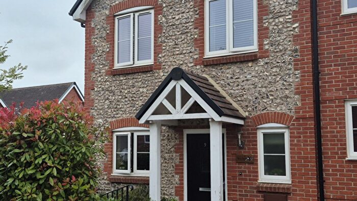 3 Bedroom End Of Terrace House For Sale In Longbourn Way, Medstead, GU34