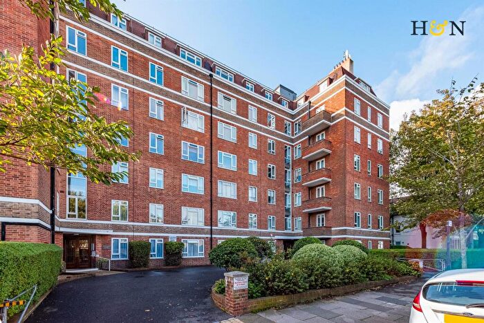 3 Bedroom Flat For Sale In Rutland Court, New Church Road, Hove, BN3