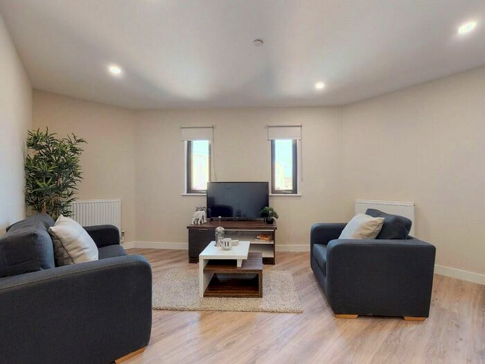 2 Bedroom Flat To Rent In Furnival Square, Sheffield, S1