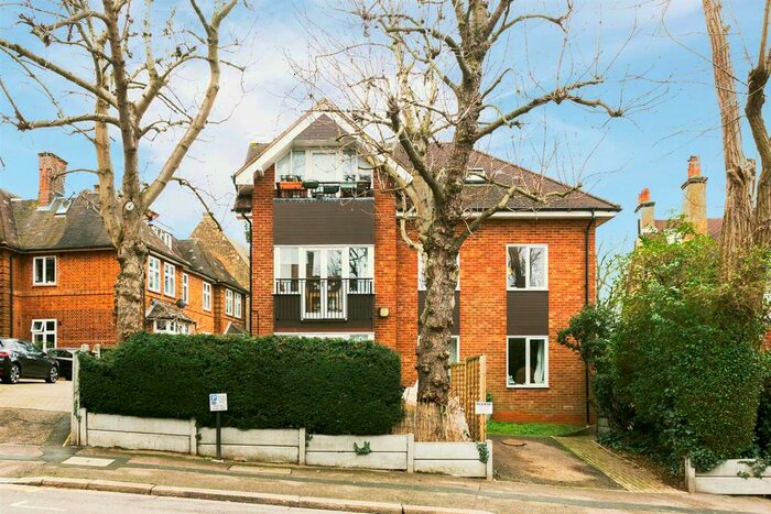 2 Bedroom Flat To Rent In Hillfield Avenue, London, N8