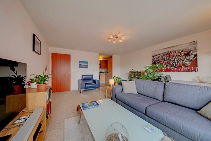 1 Bedroom Flat For Sale In Cameronian Square, Worsdell Drive, NE8