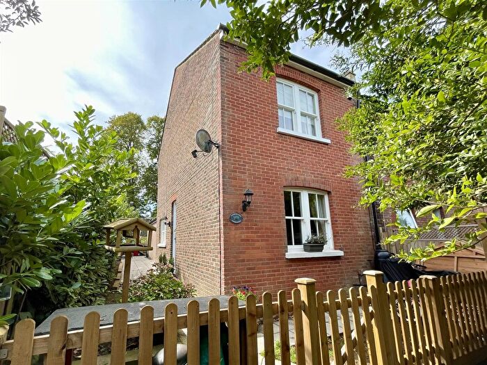 2 Bedroom End Of Terrace House For Sale In Buckhurst Avenue, Sevenoaks, TN13
