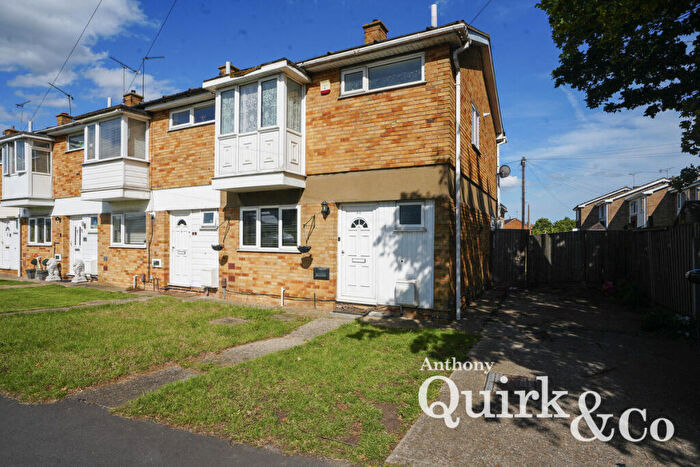 3 Bedroom End Of Terrace House To Rent In Link Road, Canvey Island, SS8