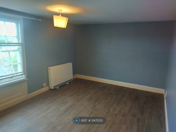2 Bedroom Flat To Rent In Lowbourne, Melksham, SN12