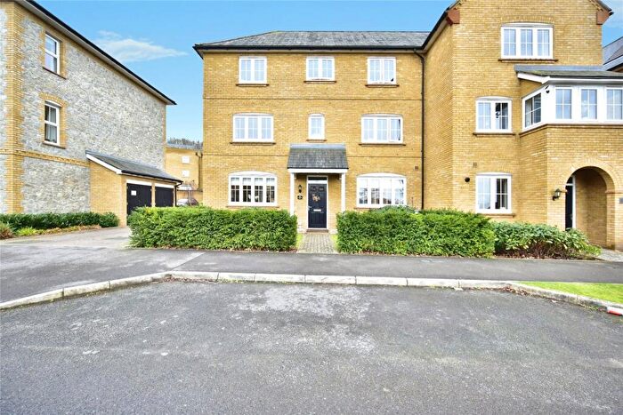 4 Bedroom Semi-Detached House For Sale In Chapelfield Way, Allington, Maidstone, Kent, ME16
