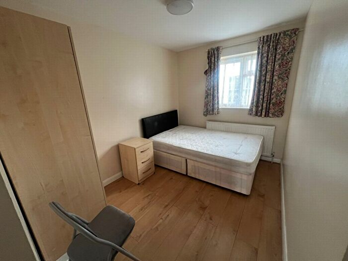 6 Bedroom Terraced House To Rent In Lime Grove, Hayes, UB3