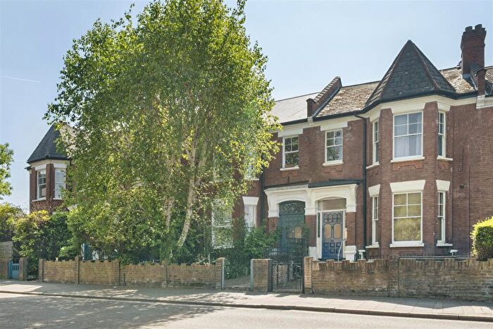 2 Bedroom Flat To Rent In Manor Road, Stoke Newington, N16