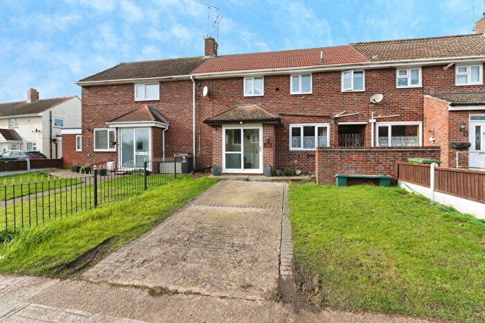 3 Bedroom Terraced House For Sale In Grimston Road, Basildon, Essex, SS14