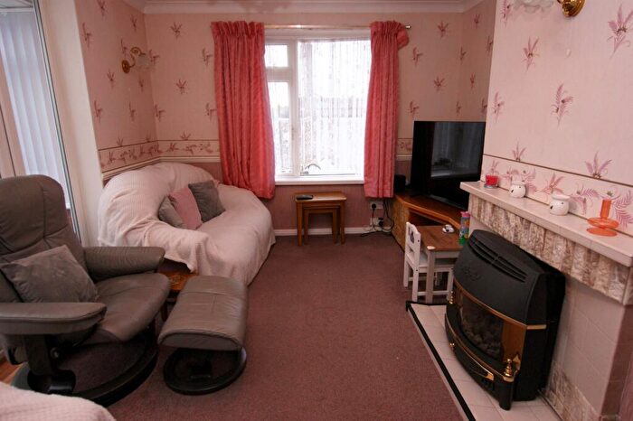 2 Bedroom Bungalow For Sale In Southlands Avenue, Corfe Mullen, BH21