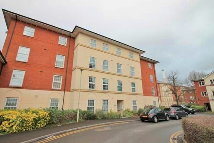 2 Bedroom Flat To Rent In Harescombe Drive, Gloucester, GL1