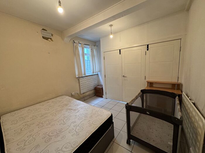 1 Bedroom Flat To Rent In Cherry Orchard Road, Croydon, Surrey, CR0