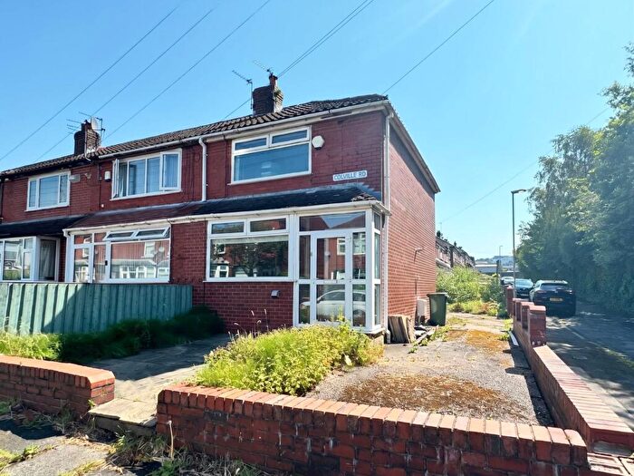2 Bedroom Town House For Sale In Colville Road, Oldham, OL1