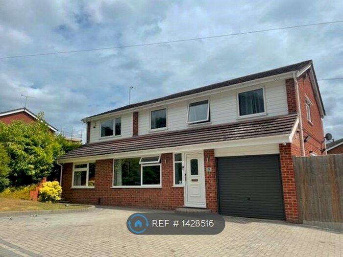 4 Bedroom Detached House To Rent In Beechtree Avenue, Marlow, SL7