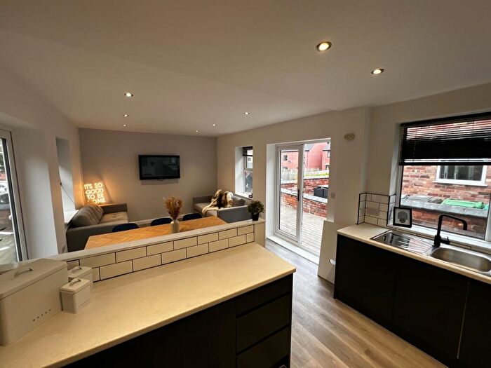 6 Bedroom Semi-Detached House To Rent In Cottesmore Road, Lenton, Nottingham, NG7