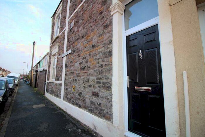 2 Bedroom Apartment To Rent In Arlington Road, Bristol, BS4