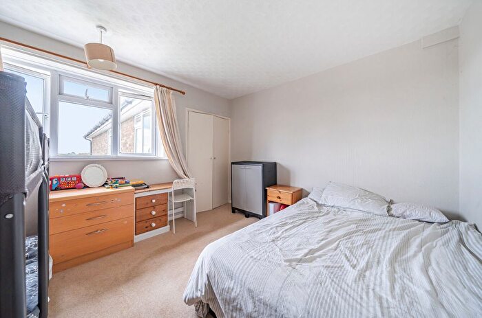 1 Bedroom Flat For Sale In Clare Road, Stanwell, Surrey, TW19