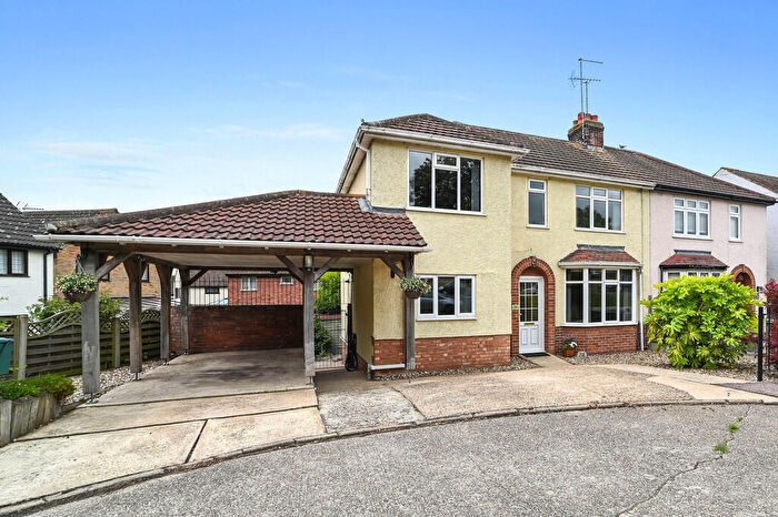 3 Bedroom Semi-Detached House For Sale In St. Andrews Avenue, Colchester, CO4