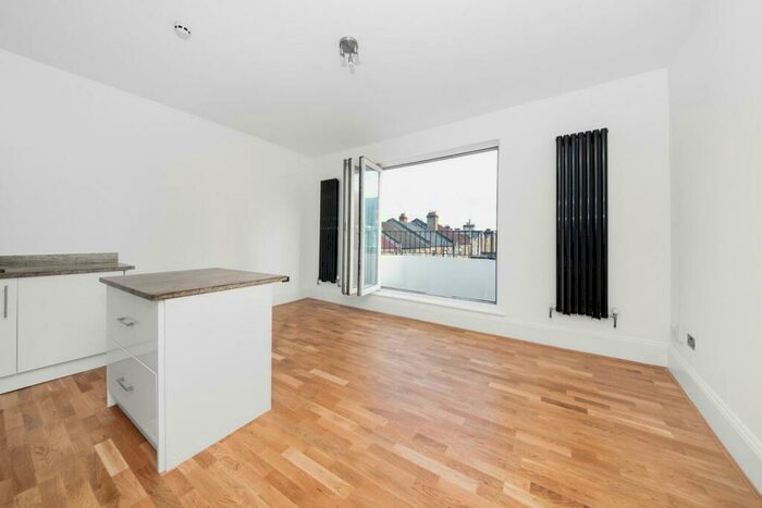 2 Bedroom Apartment To Rent In Waldegrave Road, Upper Norwood, London, SE19
