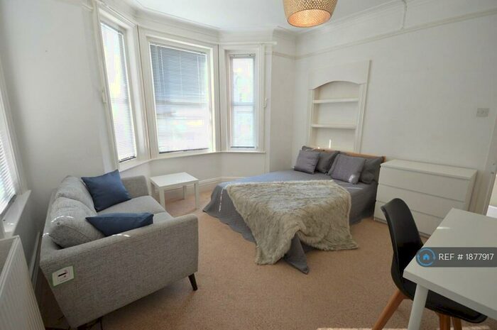 2 Bedroom Flat To Rent In Winton, Winton, BH9