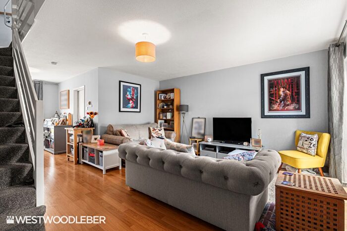 3 Bedroom Terraced House To Rent In Dovedale, Ware, SG12