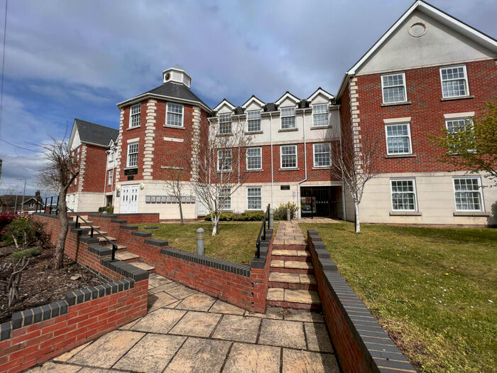 2 Bedroom Apartment To Rent In Crown Hill, Rayleigh, SS6